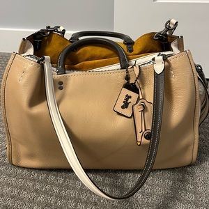 Coach Rogue 39 in beechwood leather